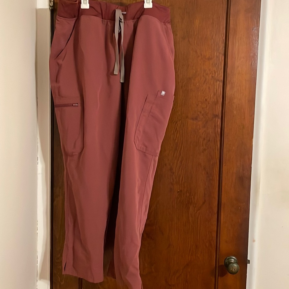 Figs scrubs set- dark cherry